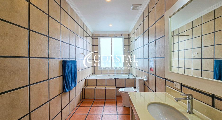 Casa en alquiler de 4 habitaciones en Bang Lamung, Chonburi