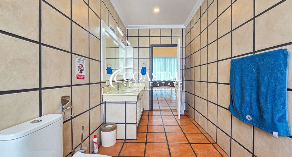 Casa en alquiler de 4 habitaciones en Bang Lamung, Chonburi