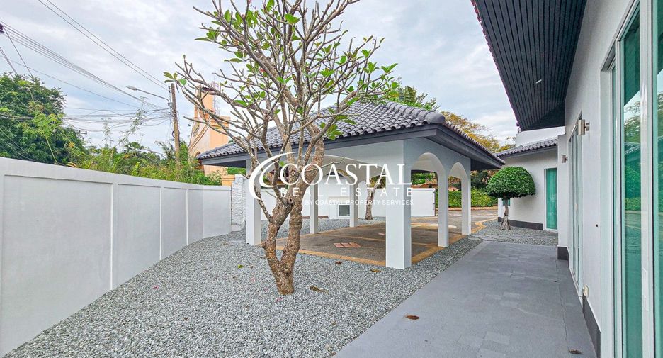 Casa en alquiler de 4 habitaciones en Bang Lamung, Chonburi