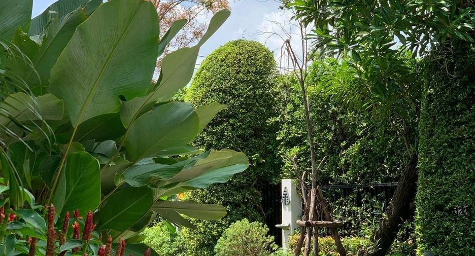 For rent and for sale 4 bedrooms house in Prawet, Bangkok