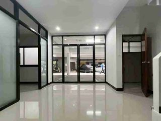 For sale retail Space in Watthana, Bangkok