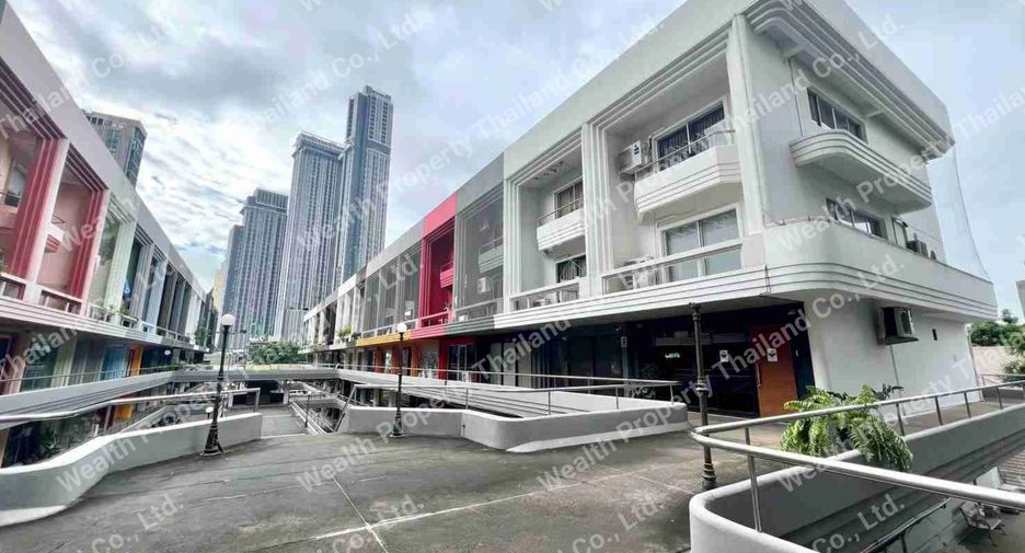 For sale retail Space in Watthana, Bangkok