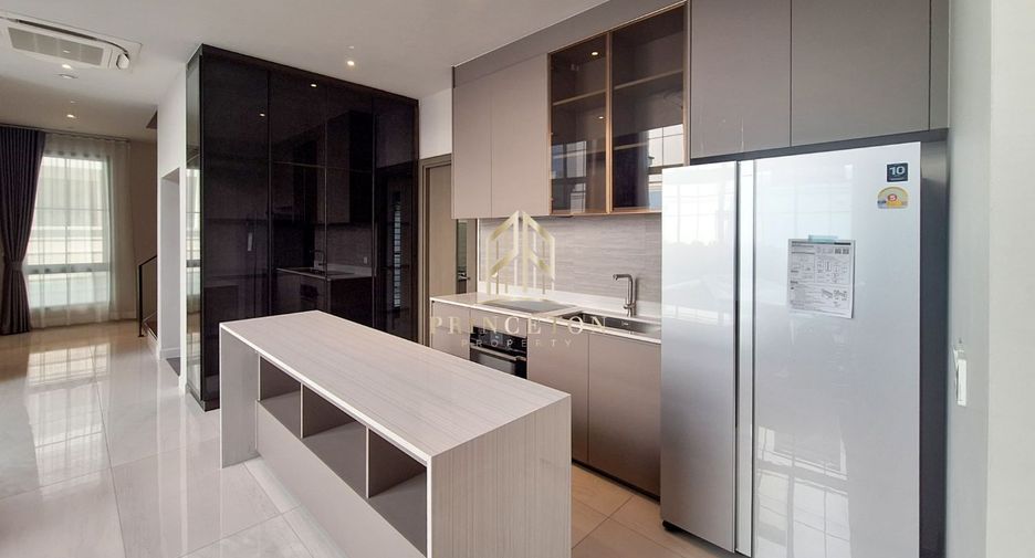 Casa en alquiler y en venta de 4 habitaciones en Saphan Sung, Bangkok