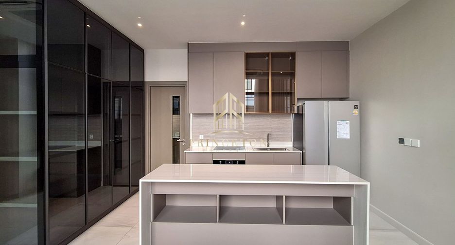 Casa en alquiler y en venta de 4 habitaciones en Saphan Sung, Bangkok