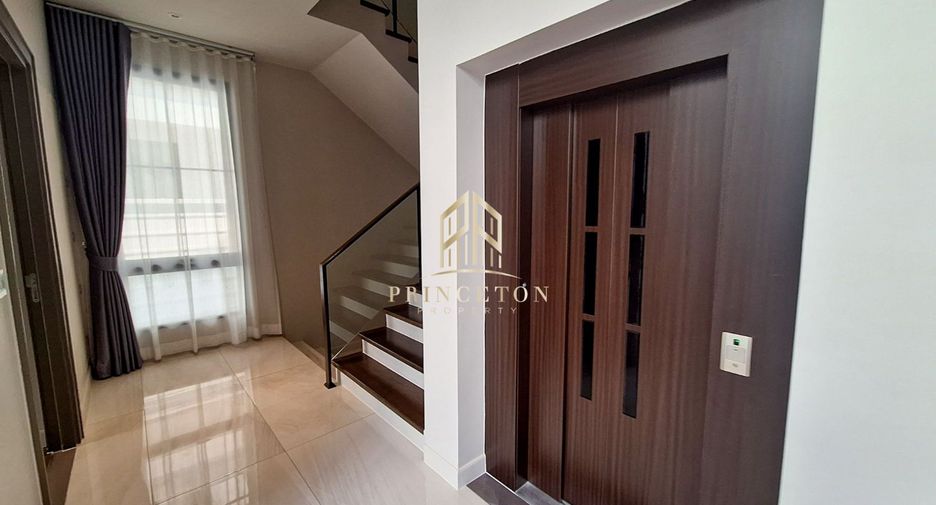 Casa en alquiler y en venta de 4 habitaciones en Saphan Sung, Bangkok