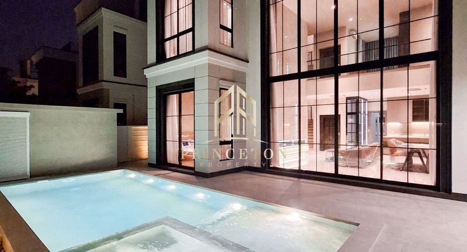 Casa en alquiler y en venta de 4 habitaciones en Saphan Sung, Bangkok