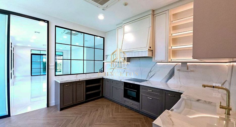 Casa en venta de 4 habitaciones en Bang Phli, Samut Prakan