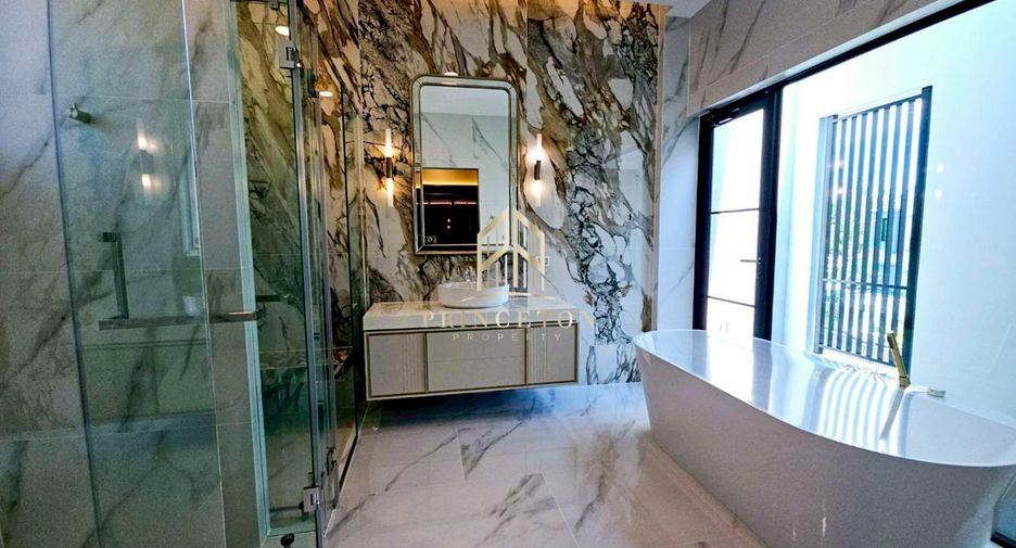Casa en venta de 4 habitaciones en Bang Phli, Samut Prakan