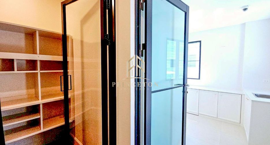Casa en venta de 4 habitaciones en Bang Phli, Samut Prakan