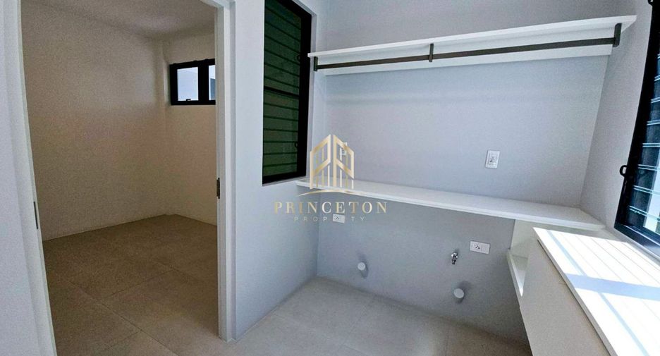 Casa en venta de 4 habitaciones en Bang Phli, Samut Prakan