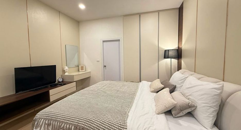 For rent 3 bedrooms villa in Bang Lamung, Chonburi