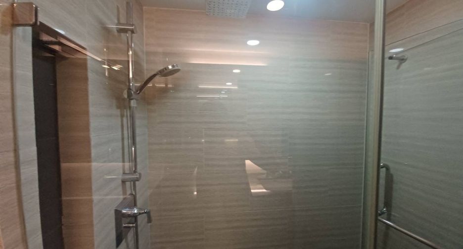 For rent and for sale 2 bedrooms condo in Pathum Wan, Bangkok