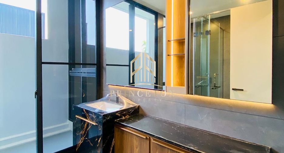 Casa en venta de 4 habitaciones en Saphan Sung, Bangkok