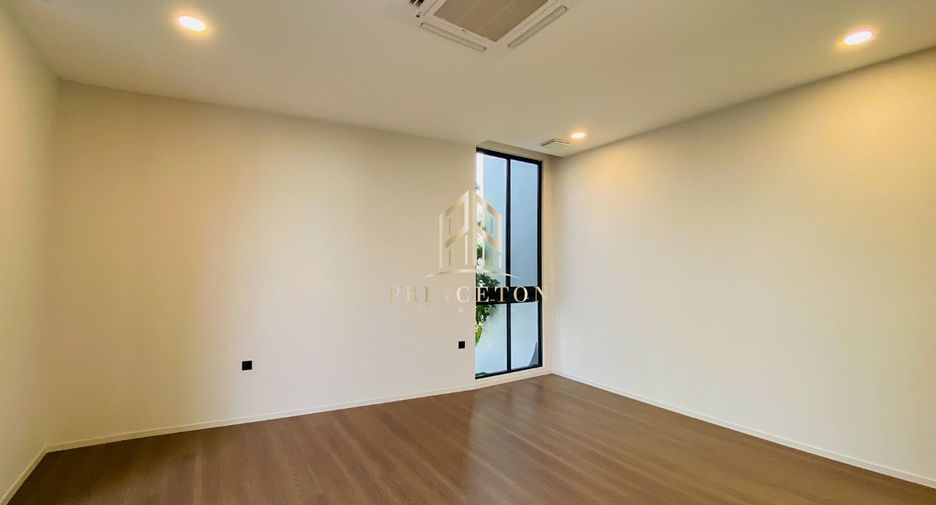 Casa en venta de 4 habitaciones en Saphan Sung, Bangkok