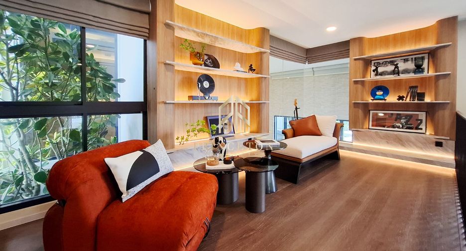 For rent and for sale 4 bedrooms house in Saphan Sung, Bangkok