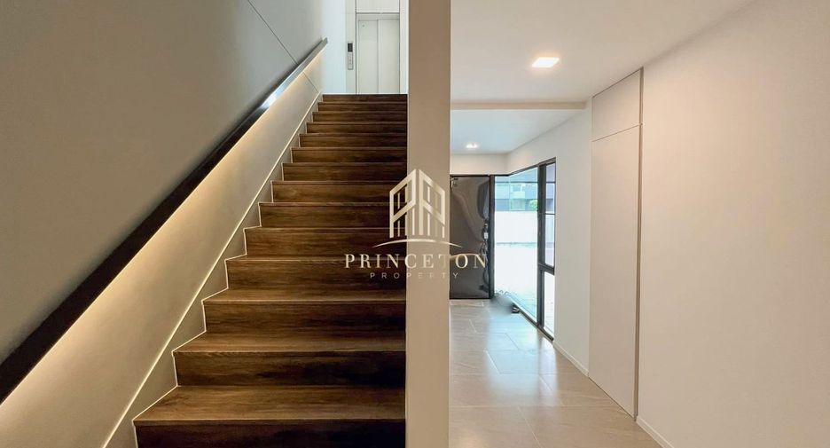Casa en alquiler y en venta de 4 habitaciones en Bang Phli, Samut Prakan