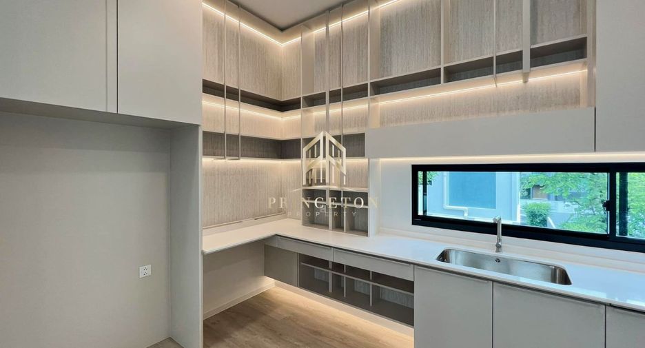 Casa en alquiler y en venta de 4 habitaciones en Bang Phli, Samut Prakan