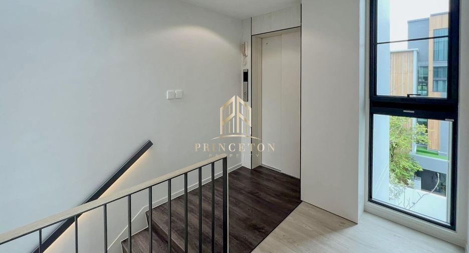 Casa en alquiler y en venta de 4 habitaciones en Bang Phli, Samut Prakan