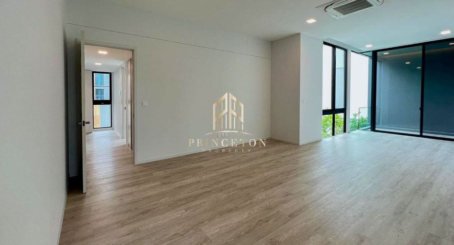 Casa en alquiler y en venta de 4 habitaciones en Bang Phli, Samut Prakan