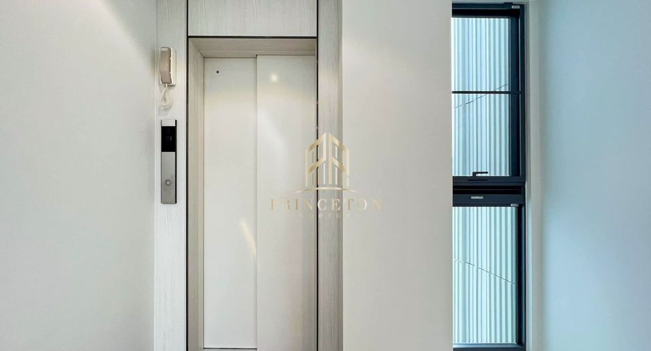 Casa en alquiler y en venta de 4 habitaciones en Bang Phli, Samut Prakan