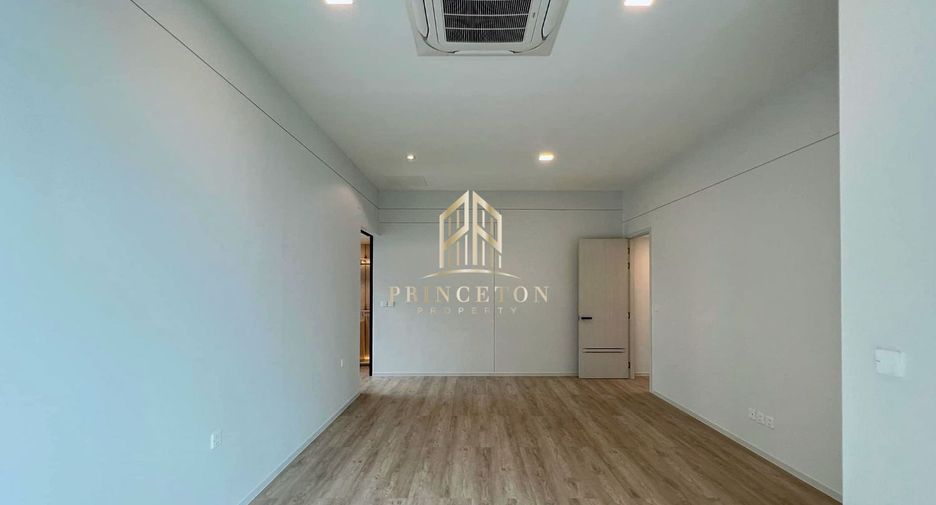 Casa en alquiler y en venta de 4 habitaciones en Bang Phli, Samut Prakan