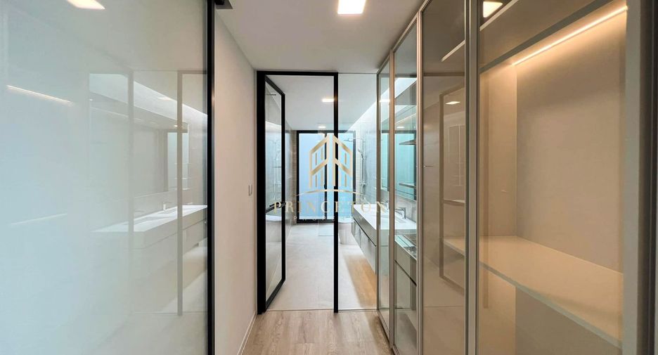 Casa en alquiler y en venta de 4 habitaciones en Bang Phli, Samut Prakan