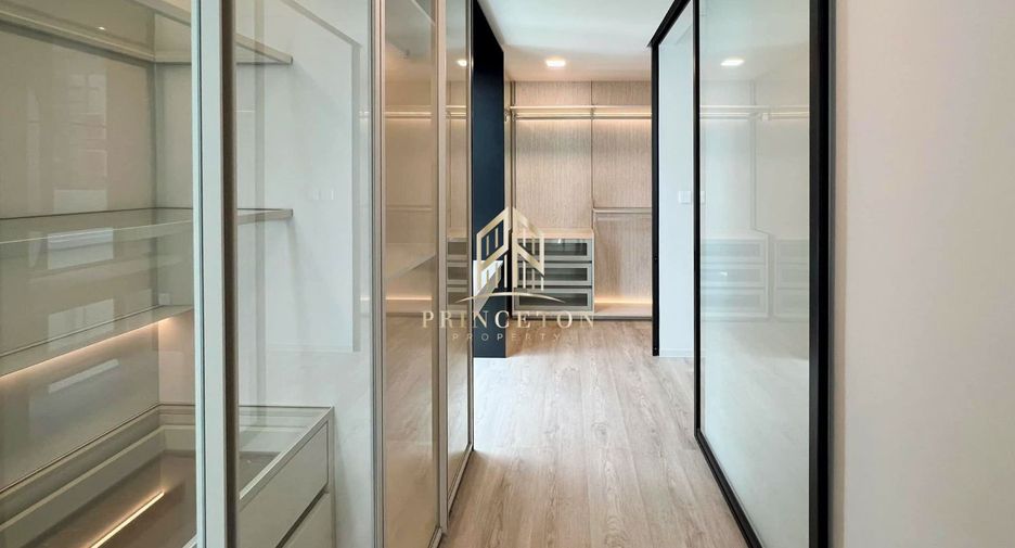 Casa en alquiler y en venta de 4 habitaciones en Bang Phli, Samut Prakan