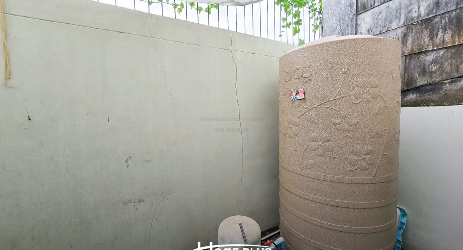 出售 3 卧室 联排别墅 在 Lat Krabang, 曼谷