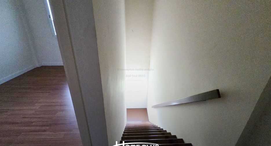 出售 3 卧室 联排别墅 在 Lat Krabang, 曼谷