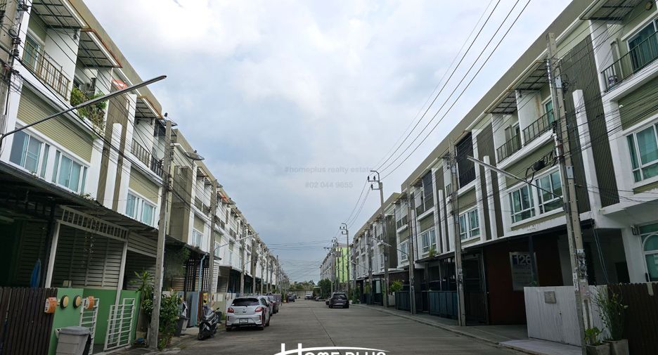 出售 3 卧室 联排别墅 在 Lat Krabang, 曼谷