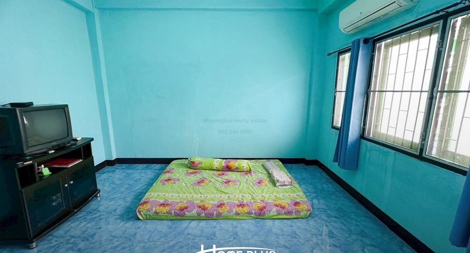 For sale 3 bedrooms retail Space in Nong Khaem, Bangkok