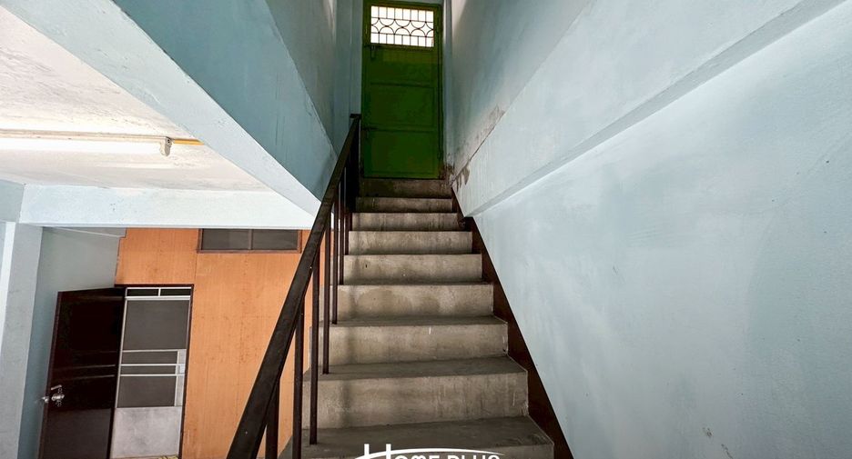 For sale 3 bedrooms retail Space in Nong Khaem, Bangkok