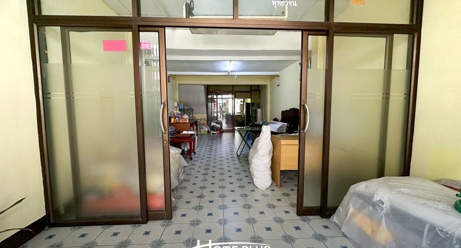 For sale 3 bedrooms retail Space in Nong Khaem, Bangkok