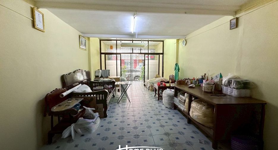 For sale 3 bedrooms retail Space in Nong Khaem, Bangkok