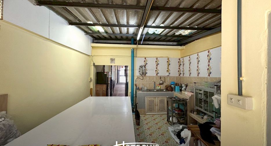 For sale 3 bedrooms retail Space in Nong Khaem, Bangkok