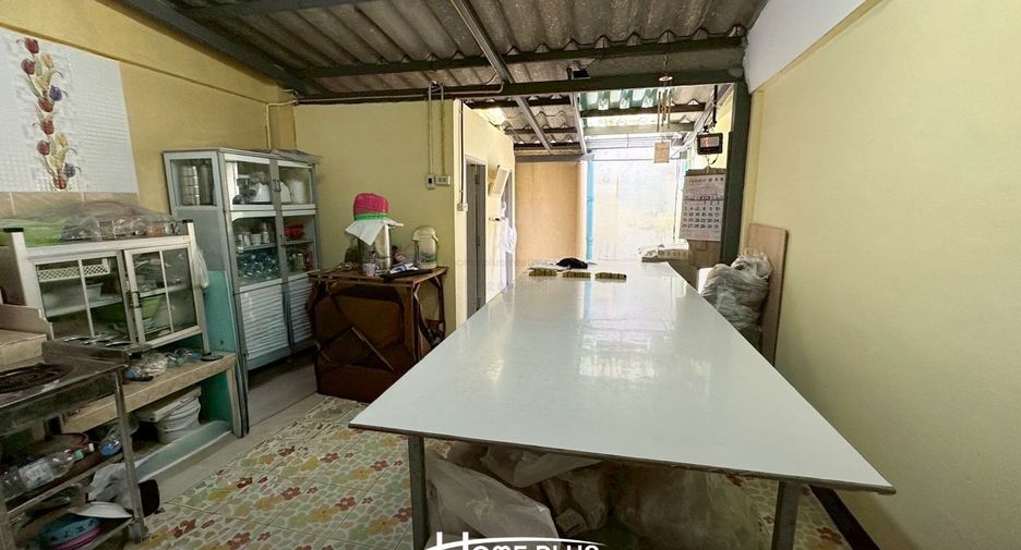 For sale 3 bedrooms retail Space in Nong Khaem, Bangkok