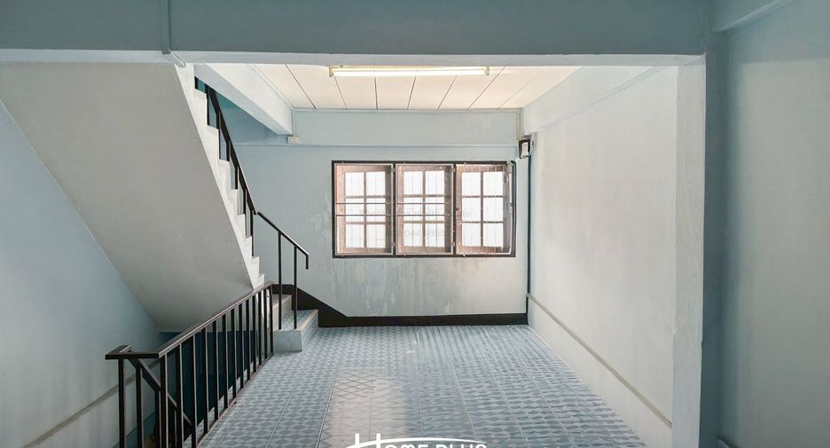 For sale 3 bedrooms retail Space in Nong Khaem, Bangkok