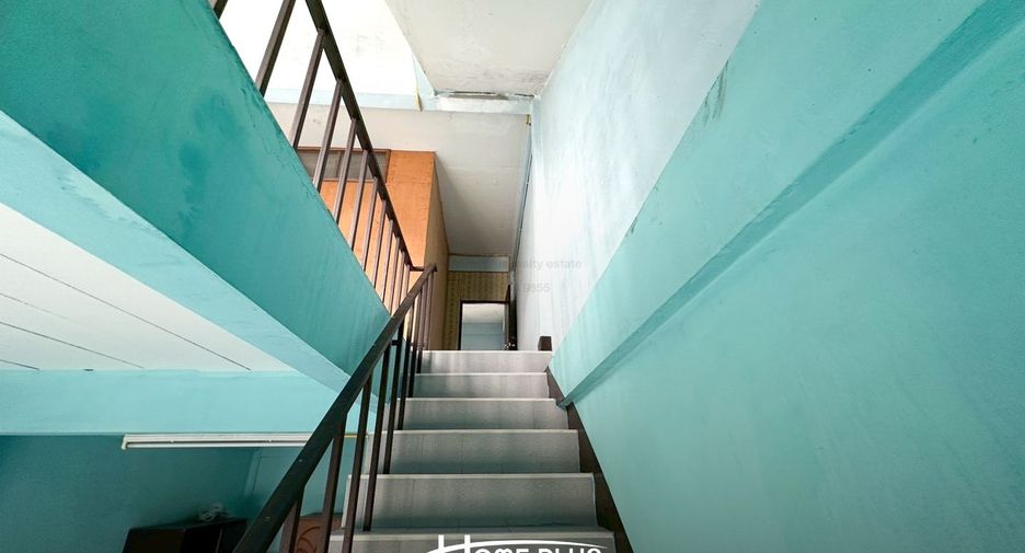 For sale 3 bedrooms retail Space in Nong Khaem, Bangkok