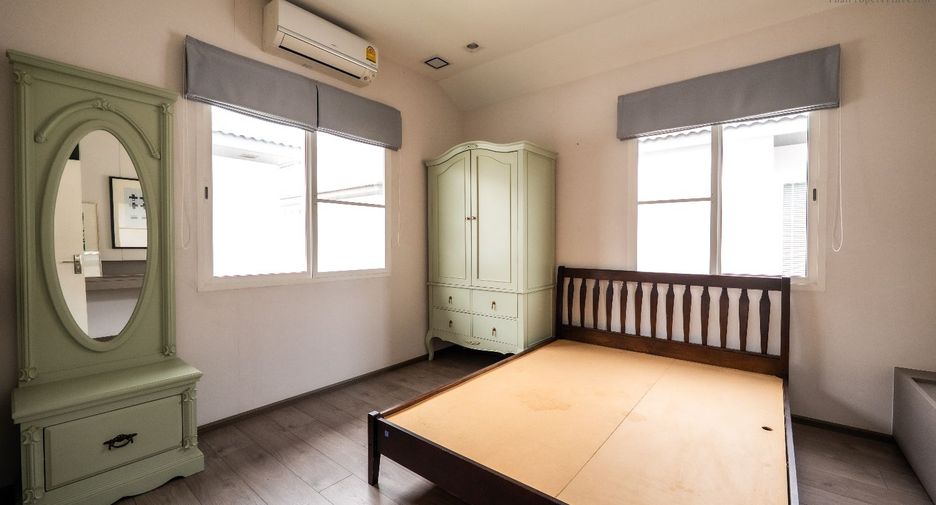 For rent 4 bedrooms house in Mueang Nonthaburi, Nonthaburi
