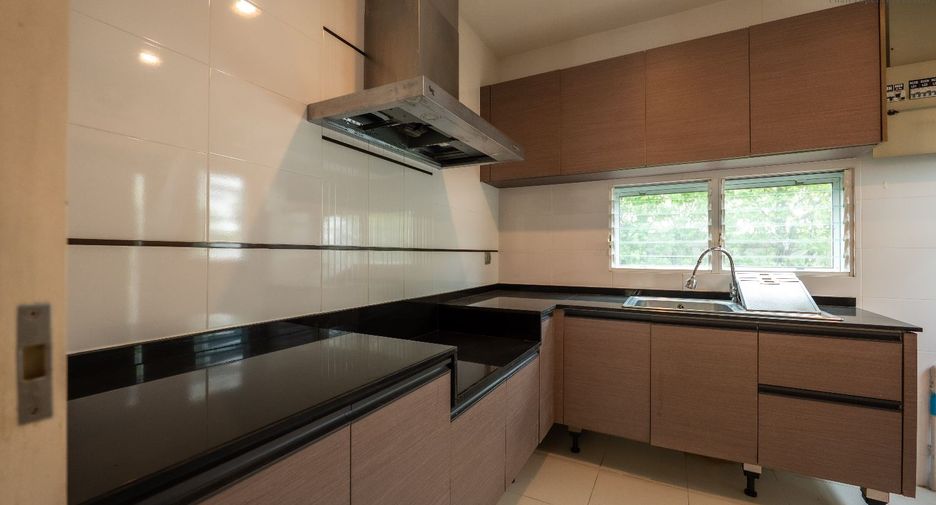 Продажа 4 спальни дом в Mueang Nonthaburi, Нонтабури
