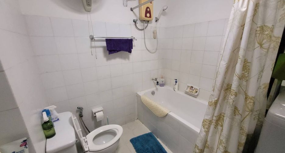 For rent 2 bedrooms condo in Phra Khanong, Bangkok