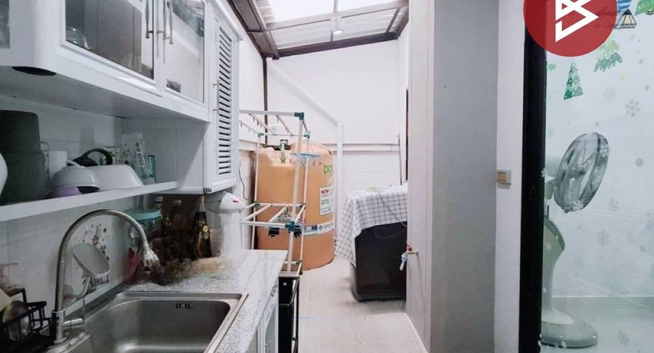 For sale 4 bedrooms townhouse in Lam Luk Ka, Pathum Thani