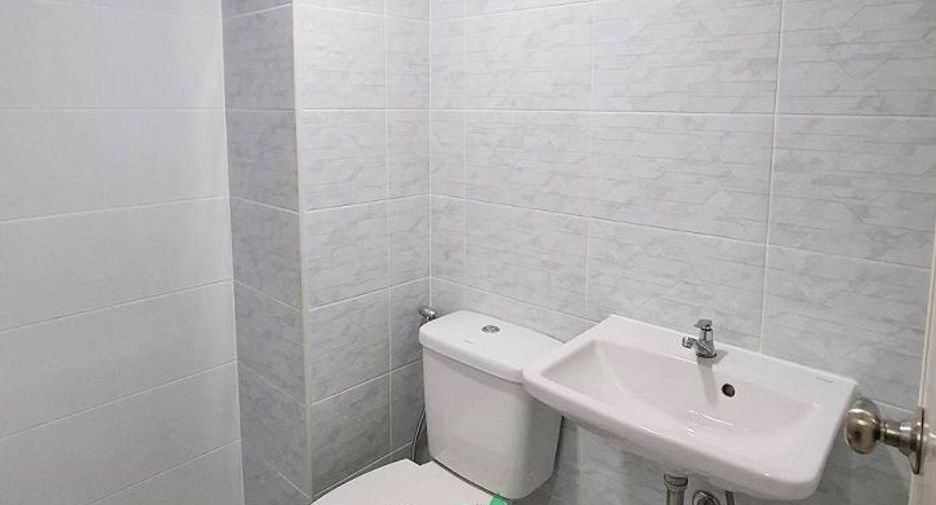 For rent and for sale 4 bedrooms retail Space in Phra Khanong, Bangkok