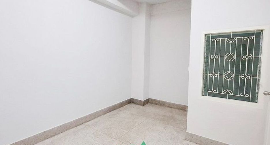 For rent and for sale 4 bedrooms retail Space in Phra Khanong, Bangkok