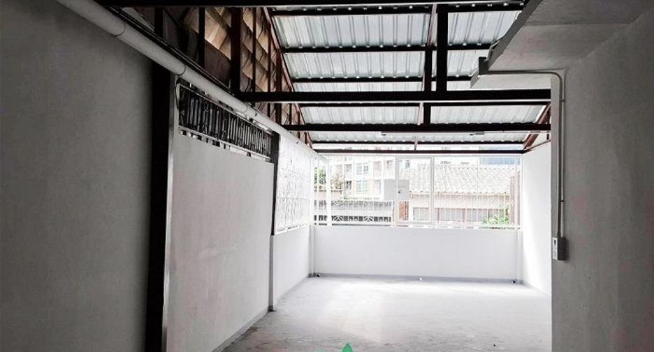 For rent and for sale 4 bedrooms retail Space in Phra Khanong, Bangkok