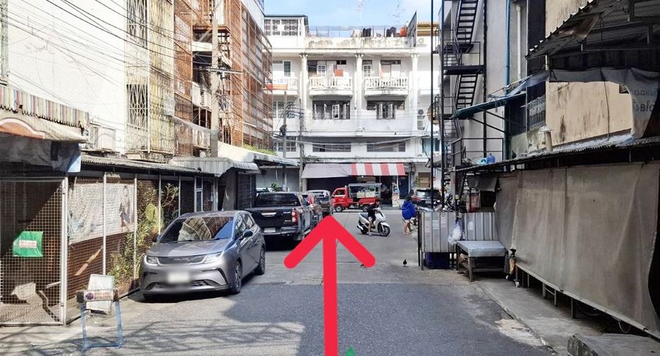 For rent and for sale 4 bedrooms retail Space in Phra Khanong, Bangkok