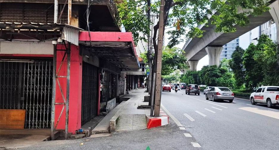 For rent and for sale 4 bedrooms retail Space in Phra Khanong, Bangkok