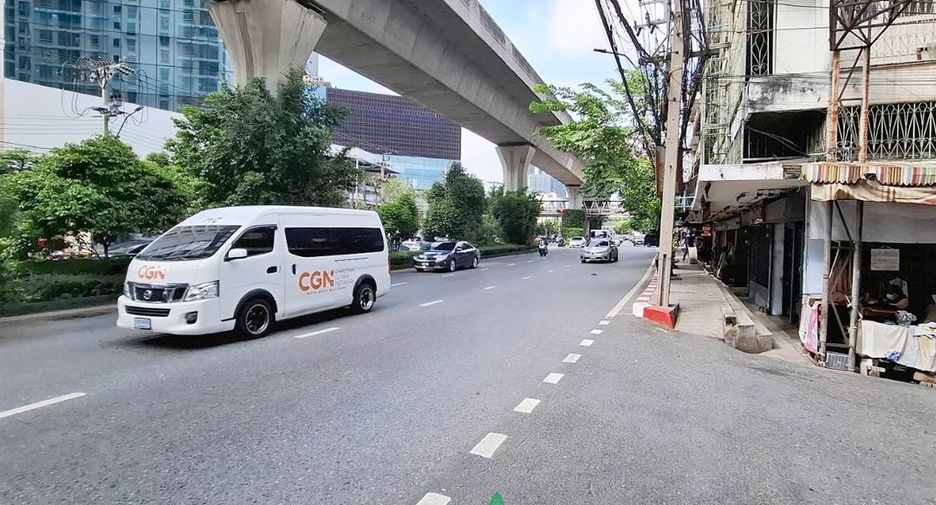 For rent and for sale 4 bedrooms retail Space in Phra Khanong, Bangkok