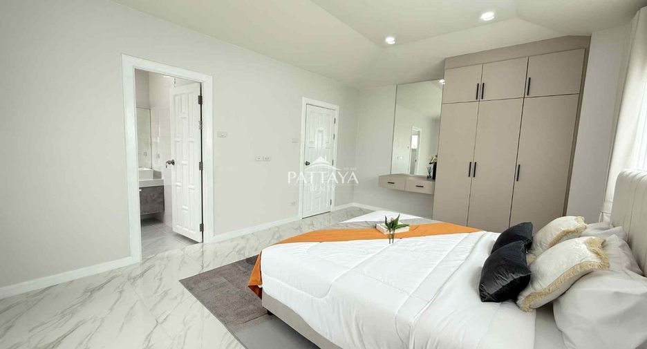 For sale 4 ベッドルーム house in Bang Lamung, Chonburi