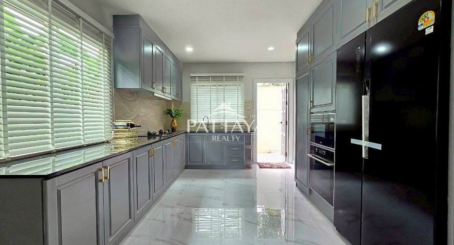 For sale 4 ベッドルーム house in Bang Lamung, Chonburi